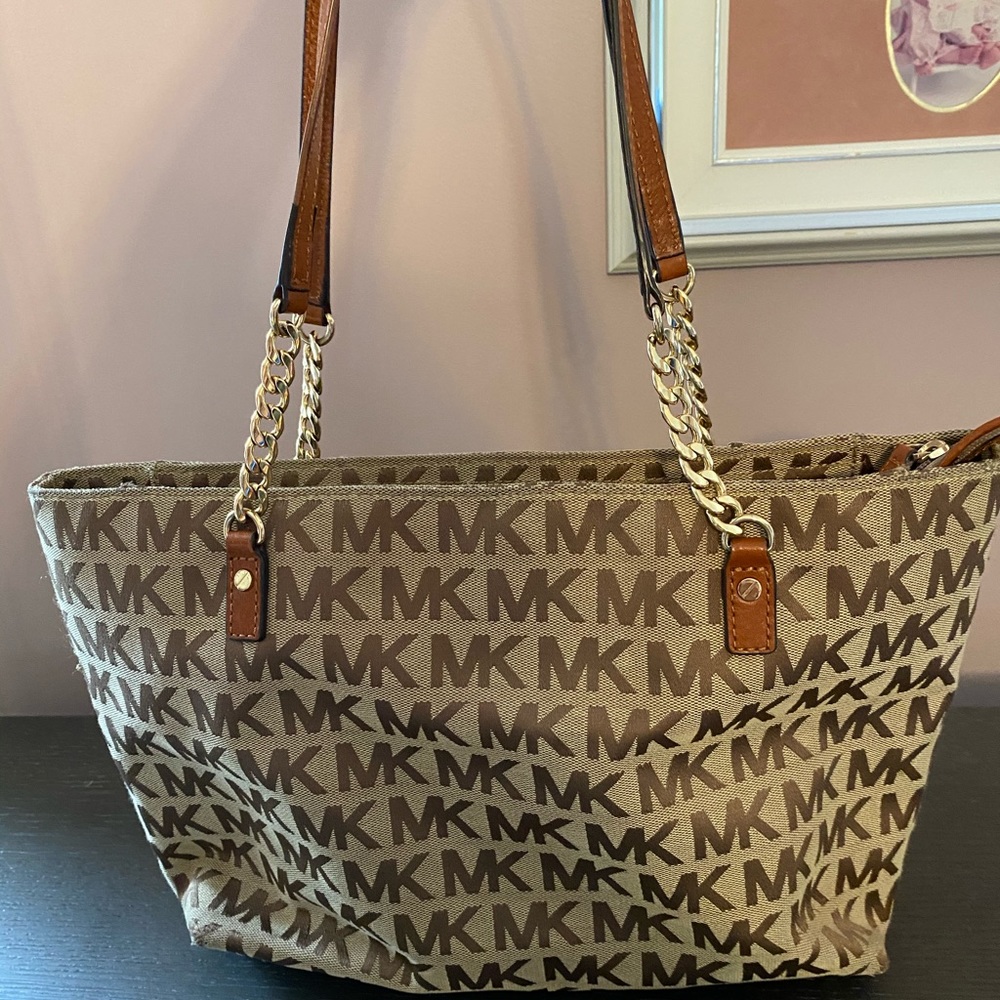 Michael kors tote
